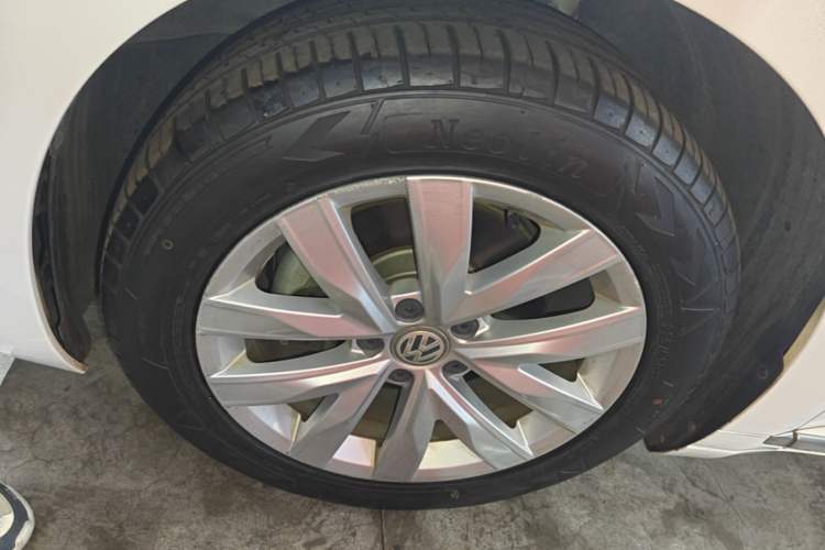 Used Volkswagen FAW-Volkswagen CC 2019 330TSI Huayan Edition China V Standard Left Front Wheel Hub