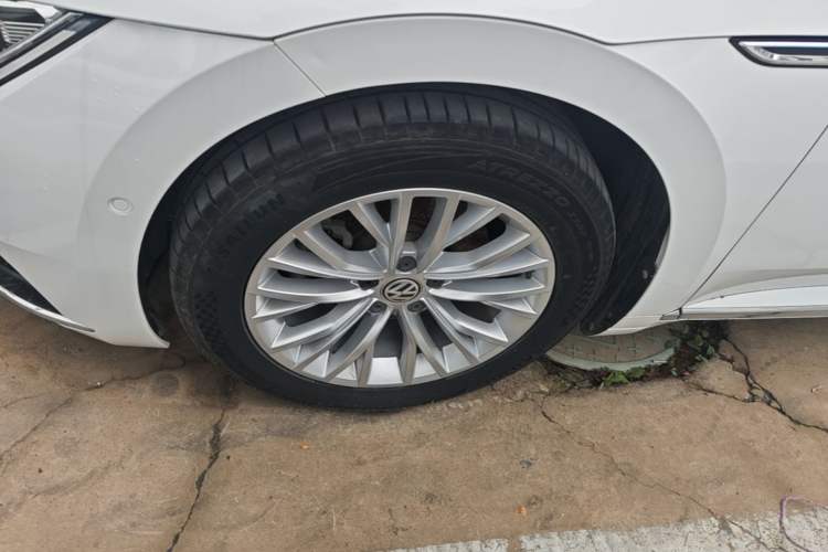 Used Volkswagen FAW-Volkswagen CC 2019 330TSI Glamour Edition China VI Left Front Wheel Hub
