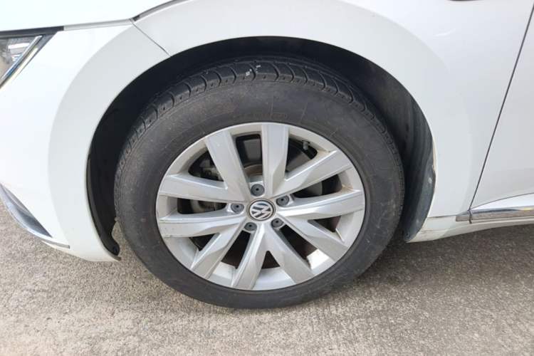 Used Volkswagen FAW-Volkswagen CC 2019 330TSI Huayan Edition China V Standard Left Front Wheel Hub