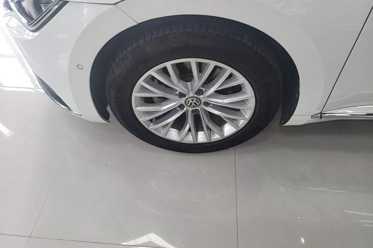 Used Volkswagen FAW-Volkswagen CC 2019 330TSI Glamour Edition China VI Left Front Wheel Hub