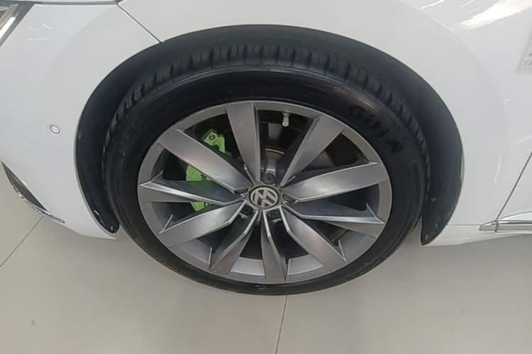 Used Volkswagen FAW-Volkswagen CC 2019 380TSI Yeyan Edition China V Standard Left Front Wheel Hub