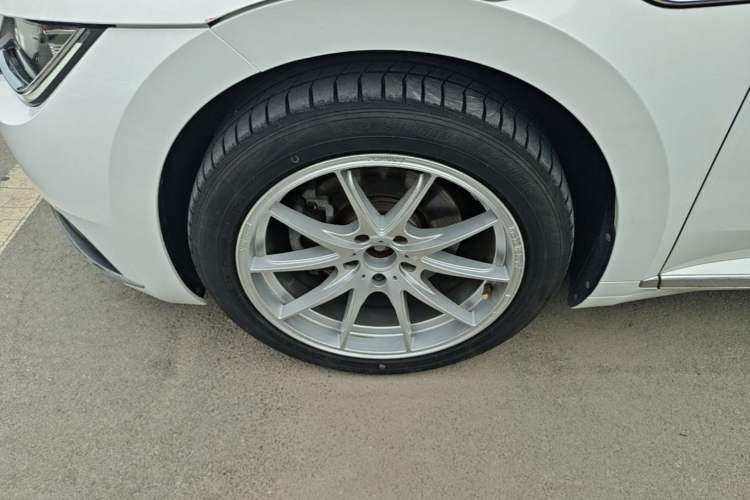 Used Volkswagen FAW-Volkswagen CC 2019 330TSI Huayan Edition China VI Left Front Wheel Hub