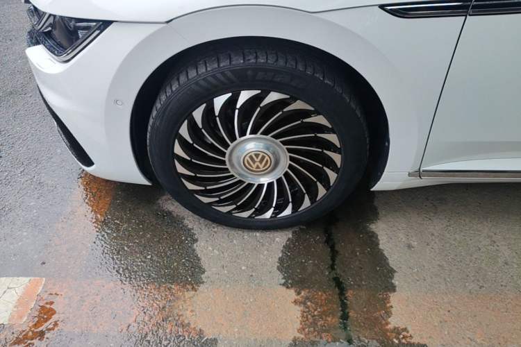 Used Volkswagen FAW-Volkswagen CC 2019 330TSI Glamour Edition China VI Left Front Wheel Hub