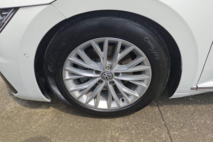 Used Volkswagen FAW-Volkswagen CC 2019 330TSI Glamour Edition China VI Left Front Wheel Hub