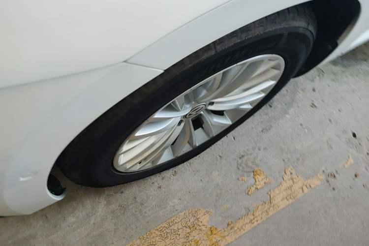 Used Volkswagen FAW-Volkswagen CC 2019 330TSI Glamour Edition China VI Left Front Wheel Hub