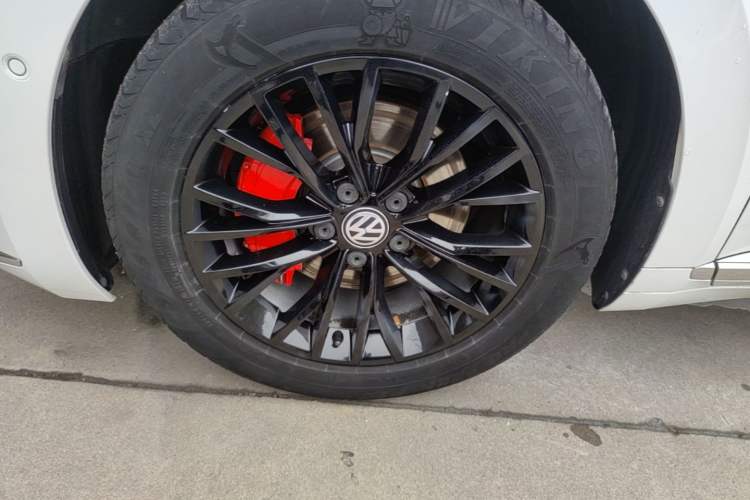 Used Volkswagen FAW-Volkswagen CC 2019 380TSI Glamour Edition China V Standard Left Front Wheel Hub