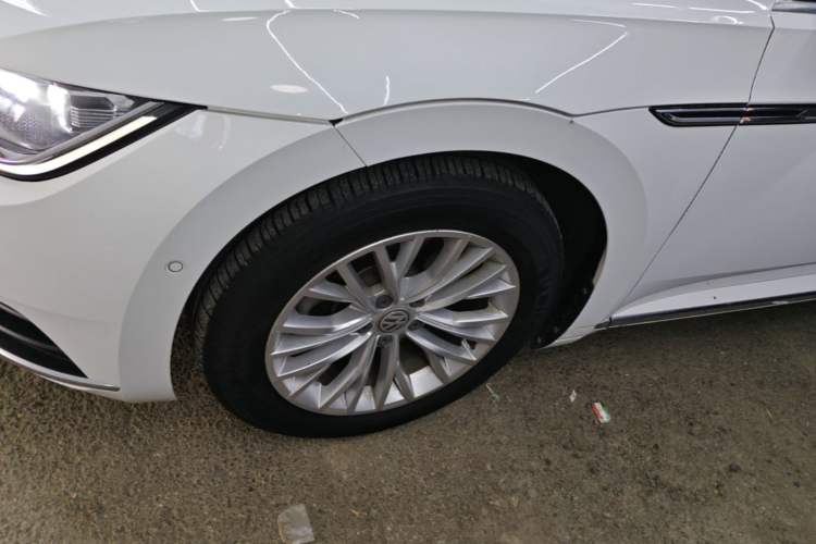 Used Volkswagen FAW-Volkswagen CC 2019 330TSI Glamour Edition China VI Left Front Wheel Hub