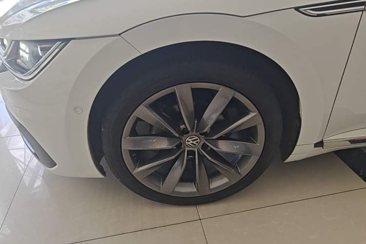 Used Volkswagen FAW-Volkswagen CC 2019 380TSI Yeyan Edition China V Standard Left Front Wheel Hub
