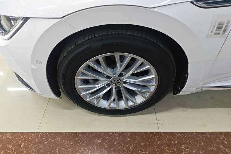 Used Volkswagen FAW-Volkswagen CC 2019 330TSI Glamour Edition China VI Left Front Wheel Hub