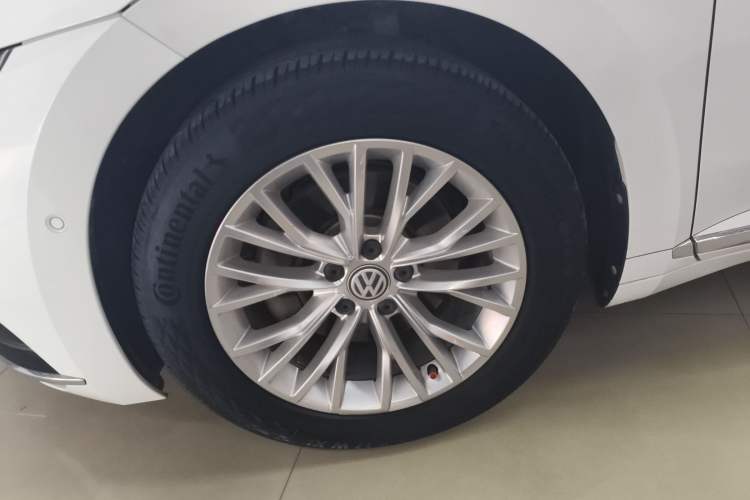 Used Volkswagen FAW-Volkswagen CC 2019 330TSI Glamour Edition China V Standard Left Front Wheel Hub