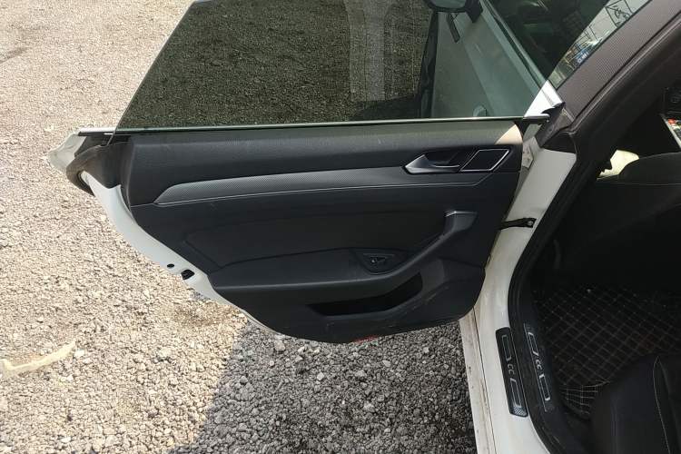 Used Volkswagen FAW-Volkswagen CC 2019 380TSI Glamour Edition China V Standard Left Rear Door Interior