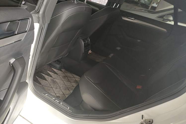 Used Volkswagen FAW-Volkswagen CC 2019 330TSI Glamour Edition China VI Left Rear Seat