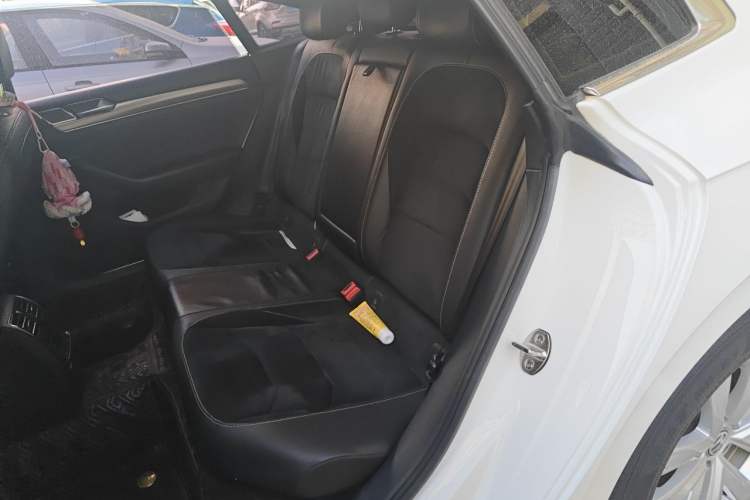 Used Volkswagen FAW-Volkswagen CC 2019 330TSI Huayan Edition China VI Left Rear Seat