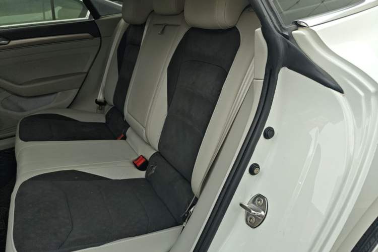 Used Volkswagen FAW-Volkswagen CC 2019 330TSI Huayan Edition China VI Left Rear Seat