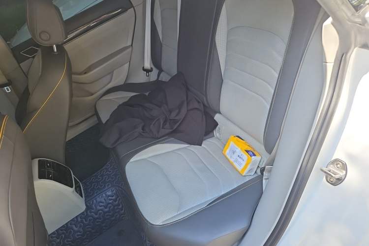 Used Volkswagen FAW-Volkswagen CC 2019 380TSI Yeyan Edition China V Standard Left Rear Seat