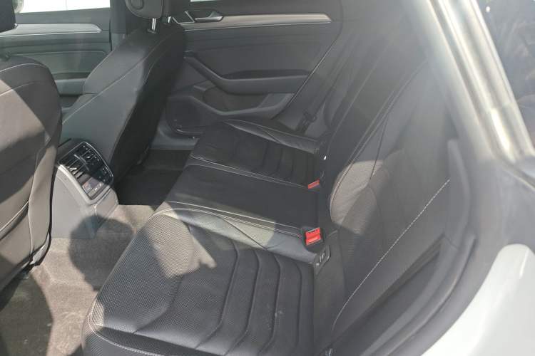 Used Volkswagen FAW-Volkswagen CC 2019 330TSI Glamour Edition China VI Left Rear Seat