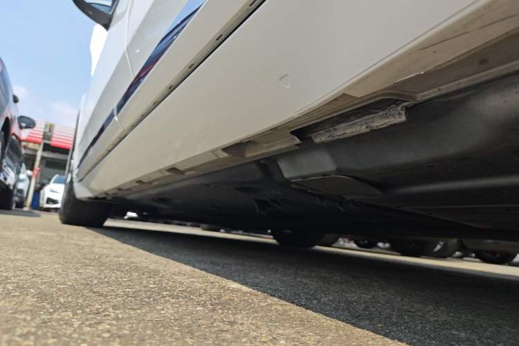 Used Volkswagen FAW-Volkswagen CC 2019 330TSI Glamour Edition China VI Left Side Sill