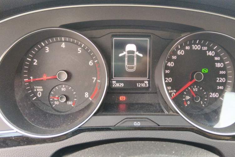 Used Volkswagen FAW-Volkswagen CC 2019 330TSI Huayan Edition China VI Odometer Close Up