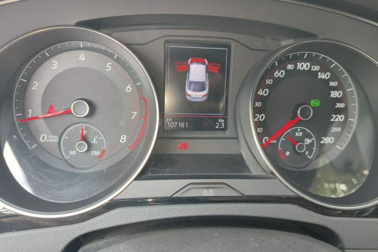 Used Volkswagen FAW-Volkswagen CC 2019 330TSI Glamour Edition China VI Odometer Close Up