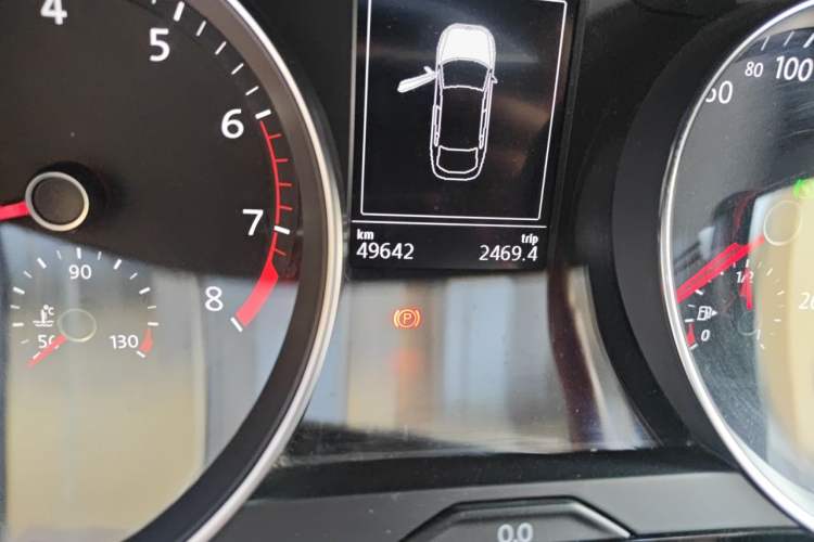 Used Volkswagen FAW-Volkswagen CC 2019 330TSI Huayan Edition China VI Odometer Close Up