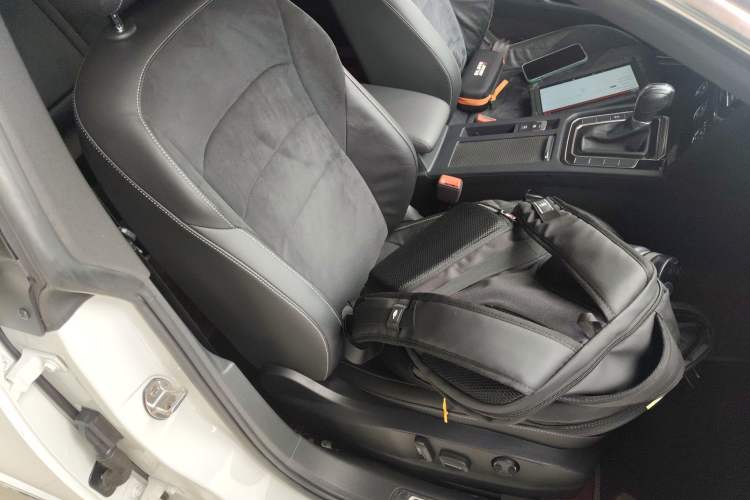Used Volkswagen FAW-Volkswagen CC 2019 330TSI Huayan Edition China VI Right Front Seat