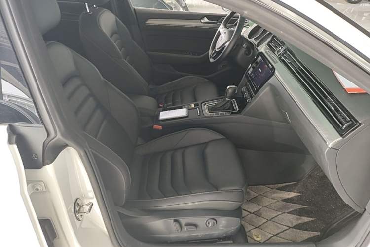 Used Volkswagen FAW-Volkswagen CC 2019 330TSI Glamour Edition China VI Right Front Seat