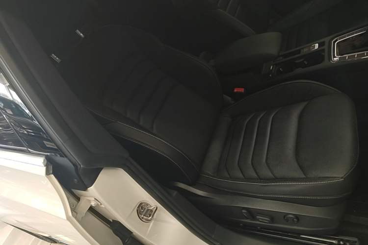 Used Volkswagen FAW-Volkswagen CC 2019 330TSI Glamour Edition China V Standard Right Front Seat