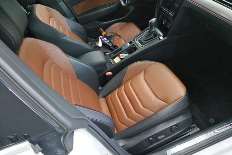 Used Volkswagen FAW-Volkswagen CC 2019 330TSI Glamour Edition China VI Right Front Seat