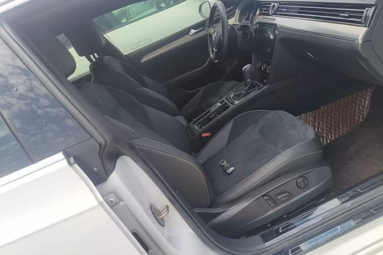 Used Volkswagen FAW-Volkswagen CC 2019 330TSI Huayan Edition China VI Right Front Seat