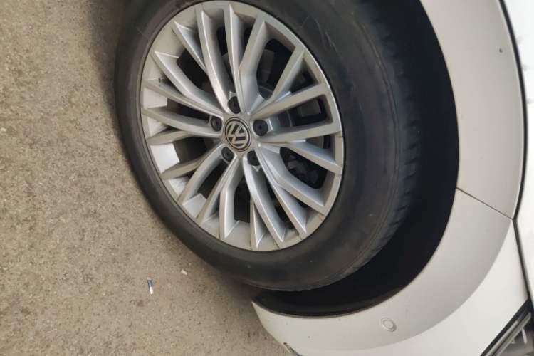 Used Volkswagen FAW-Volkswagen CC 2019 380TSI Glamour Edition China V Standard Right Front Wheel Hub