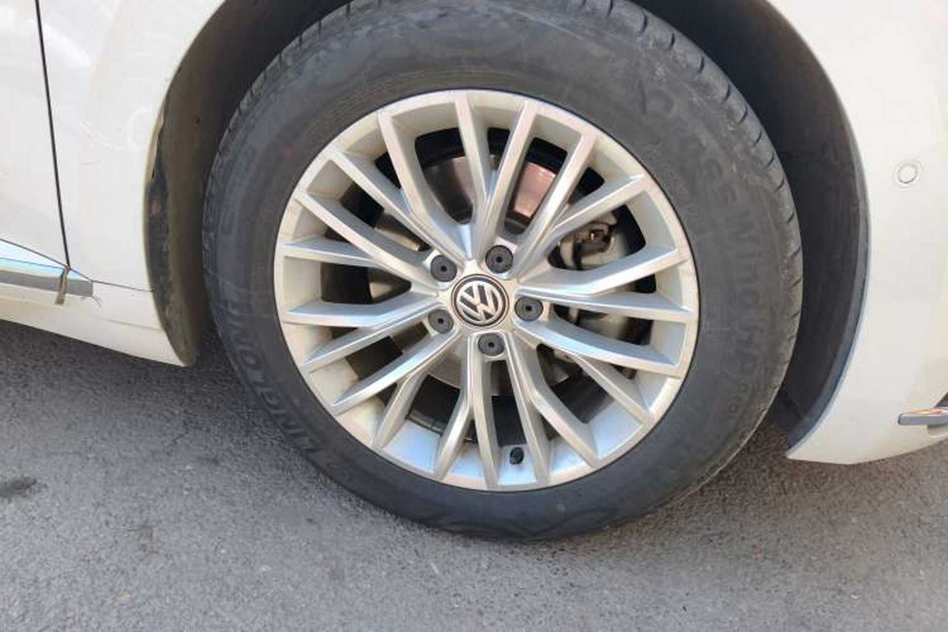 Used Volkswagen FAW-Volkswagen CC 2019 330TSI Glamour Edition China V Standard Right Front Wheel Hub