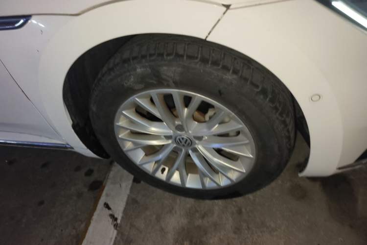 Used Volkswagen FAW-Volkswagen CC 2019 380TSI Glamour Edition China V Standard Right Front Wheel Hub