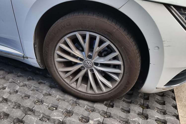 Used Volkswagen FAW-Volkswagen CC 2019 380TSI Glamour Edition China V Standard Right Front Wheel Hub