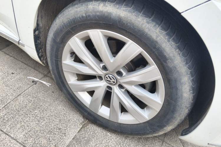 Used Volkswagen FAW-Volkswagen CC 2019 330TSI Huayan Edition China VI Right Front Wheel Hub