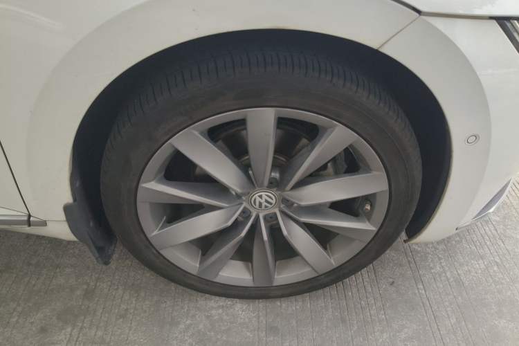 Used Volkswagen FAW-Volkswagen CC 2019 330TSI Glamour Edition China VI Right Front Wheel Hub