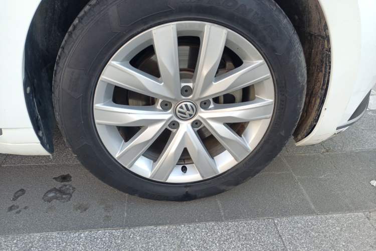 Used Volkswagen FAW-Volkswagen CC 2019 330TSI Huayan Edition China VI Right Front Wheel Hub