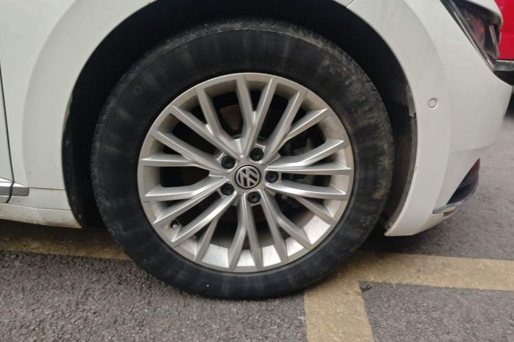 Used Volkswagen FAW-Volkswagen CC 2019 330TSI Glamour Edition China VI Right Front Wheel Hub