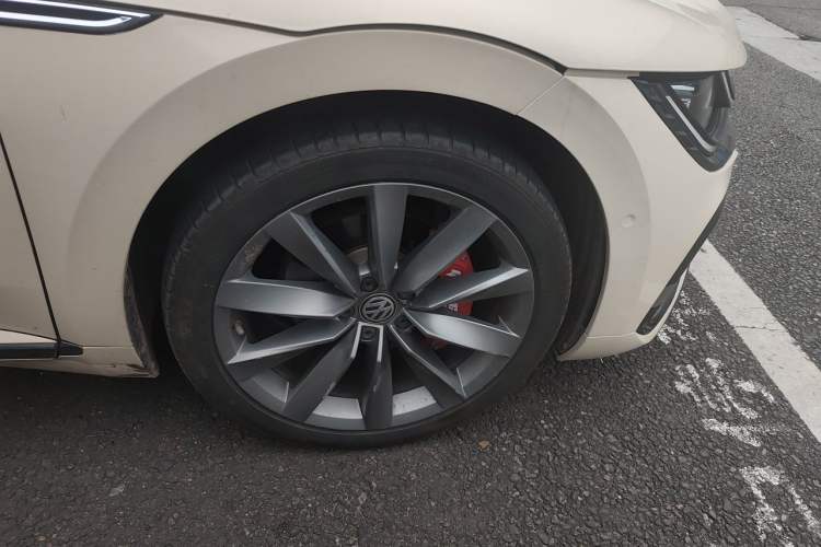 Used Volkswagen FAW-Volkswagen CC 2019 380TSI Yeyan Edition China V Standard Right Front Wheel Hub