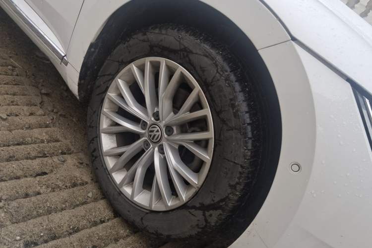Used Volkswagen FAW-Volkswagen CC 2019 330TSI Glamour Edition China V Standard Right Front Wheel Hub
