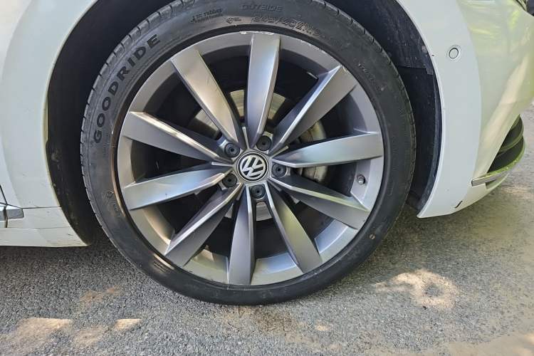 Used Volkswagen FAW-Volkswagen CC 2019 380TSI Yeyan Edition China V Standard Right Front Wheel Hub