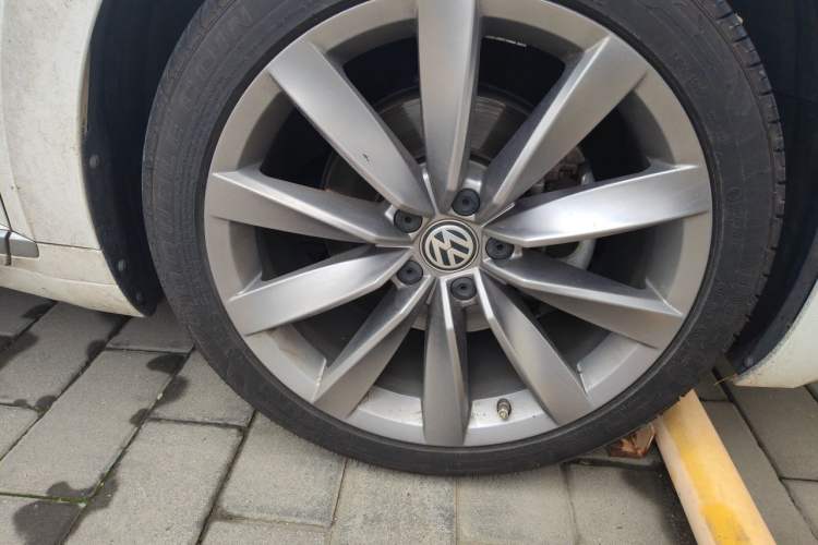 Used Volkswagen FAW-Volkswagen CC 2019 380TSI Yeyan Edition China V Standard Right Front Wheel Hub