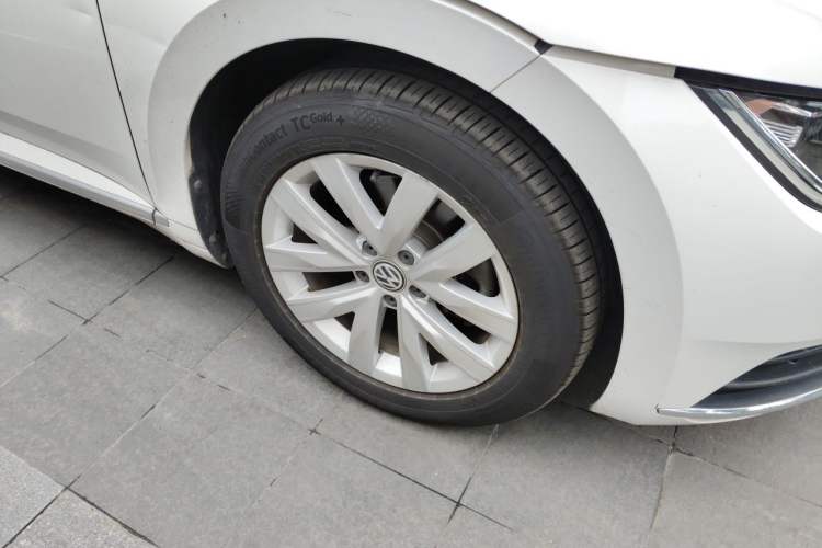 Used Volkswagen FAW-Volkswagen CC 2019 330TSI Huayan Edition China V Standard Right Front Wheel Hub