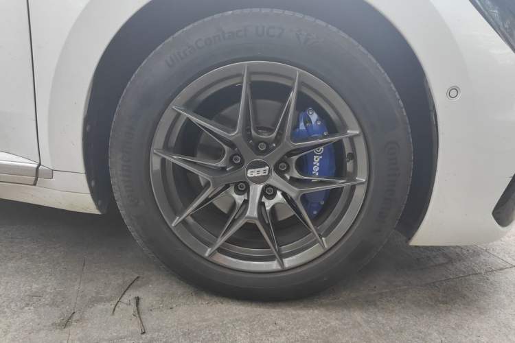 Used Volkswagen FAW-Volkswagen CC 2019 330TSI Glamour Edition China VI Right Front Wheel Hub