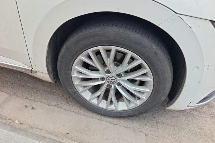 Used Volkswagen FAW-Volkswagen CC 2019 380TSI Glamour Edition China V Standard Right Front Wheel Hub