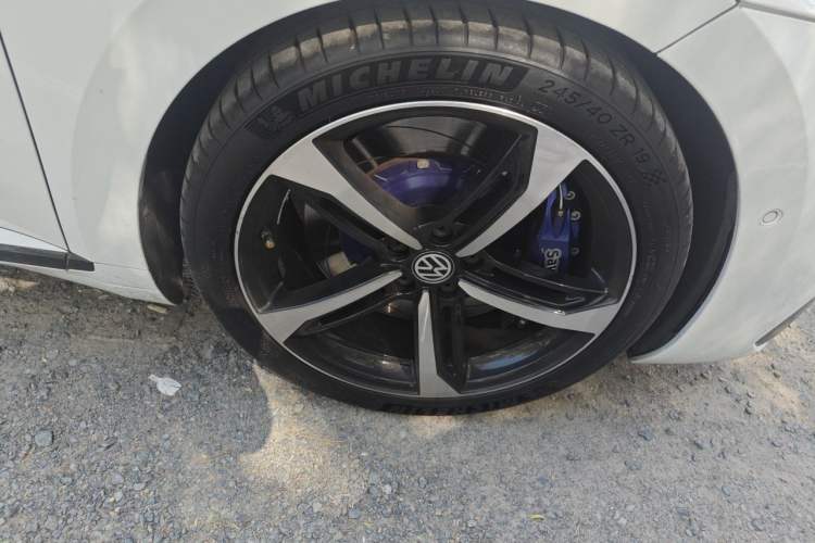 Used Volkswagen FAW-Volkswagen CC 2019 380TSI Glamour Edition China V Standard Right Front Wheel Hub