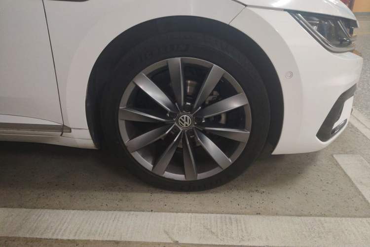 Used Volkswagen FAW-Volkswagen CC 2019 380TSI Glamour Edition China V Standard Right Front Wheel Hub