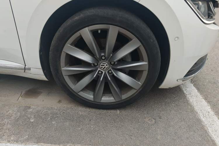Used Volkswagen FAW-Volkswagen CC 2019 380TSI Yeyan Edition China V Standard Right Front Wheel Hub
