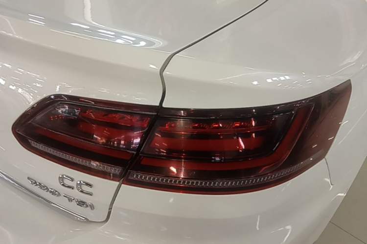 Used Volkswagen FAW-Volkswagen CC 2019 380TSI Yeyan Edition China V Standard Right Rear Taillight