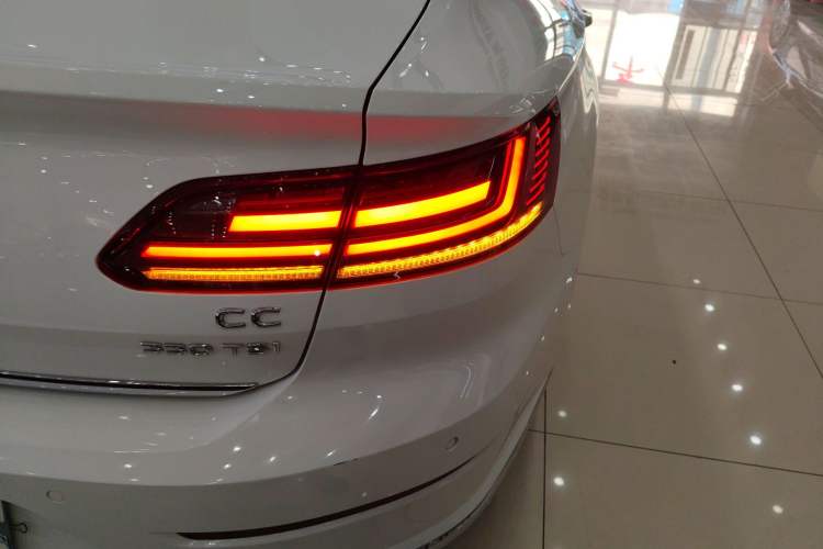 Used Volkswagen FAW-Volkswagen CC 2019 330TSI Glamour Edition China V Standard Right Rear Taillight