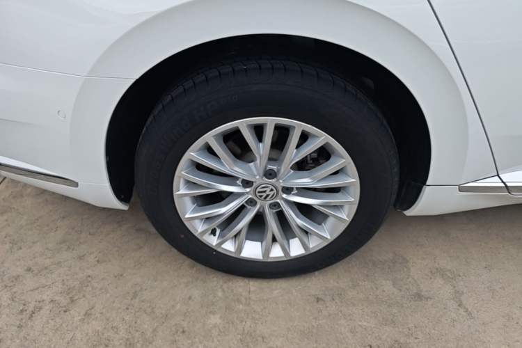 Used Volkswagen FAW-Volkswagen CC 2019 330TSI Glamour Edition China V Standard Right Rear Wheel Hub